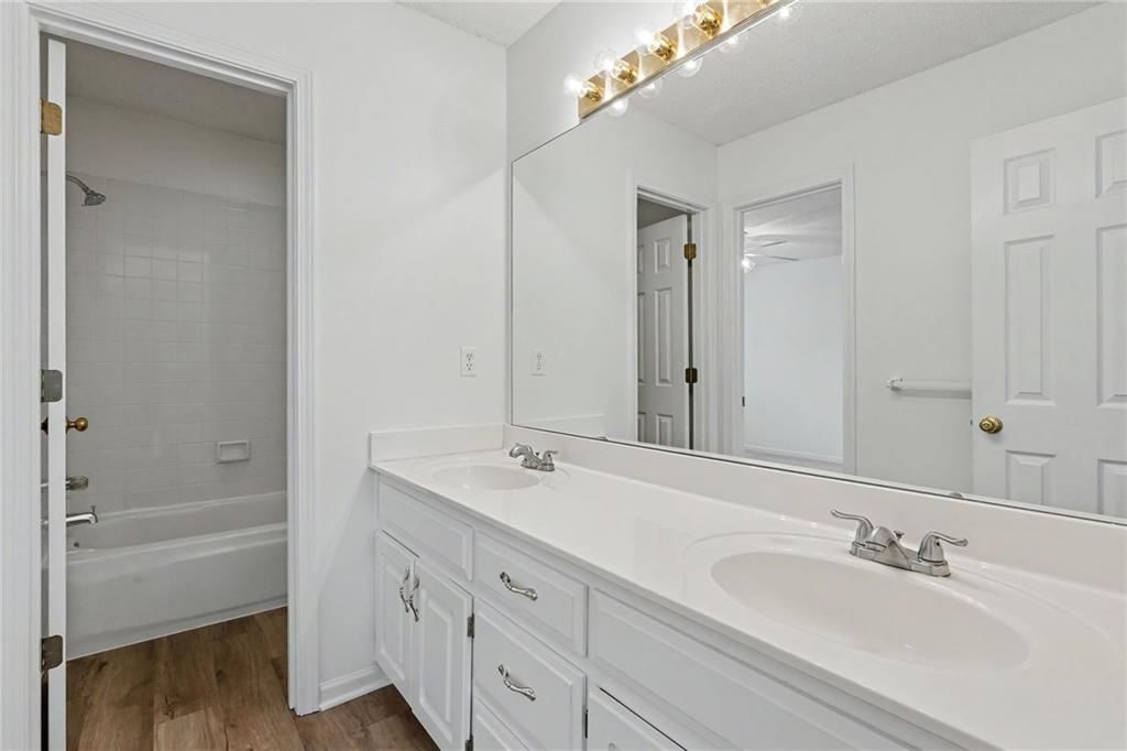 8006 W 129 Terrace — photo 36