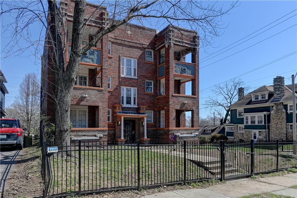 4245 Harrison Street — photo 3