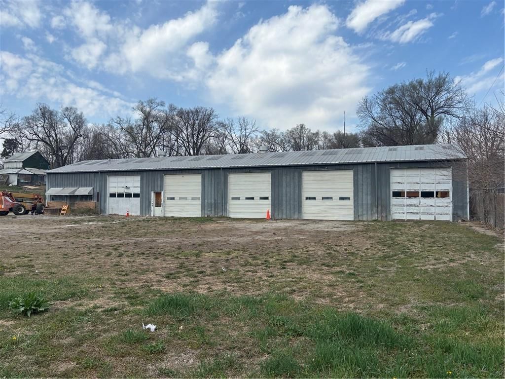 2519 Garfield Avenue — photo 3