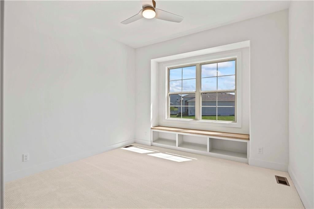 Photo 34 of 45 - 500 Bentwater Drive, Raymore, MO 64083