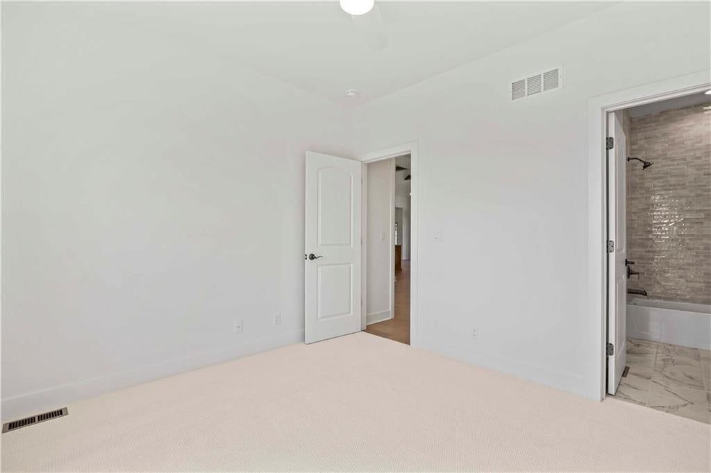 Photo 35 of 45 - 500 Bentwater Drive, Raymore, MO 64083