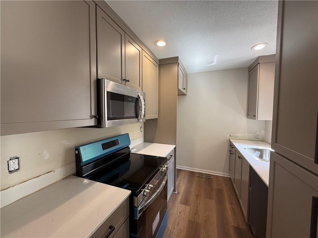 12928 W 110th Street — photo 4