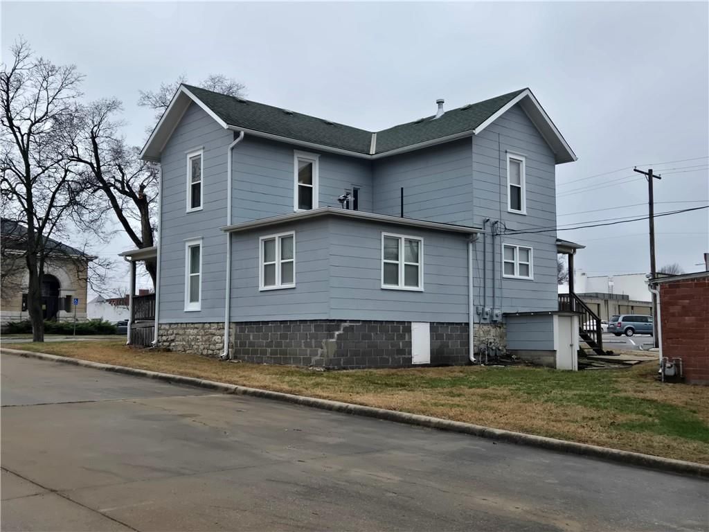 102 E Peoria Street — photo 4