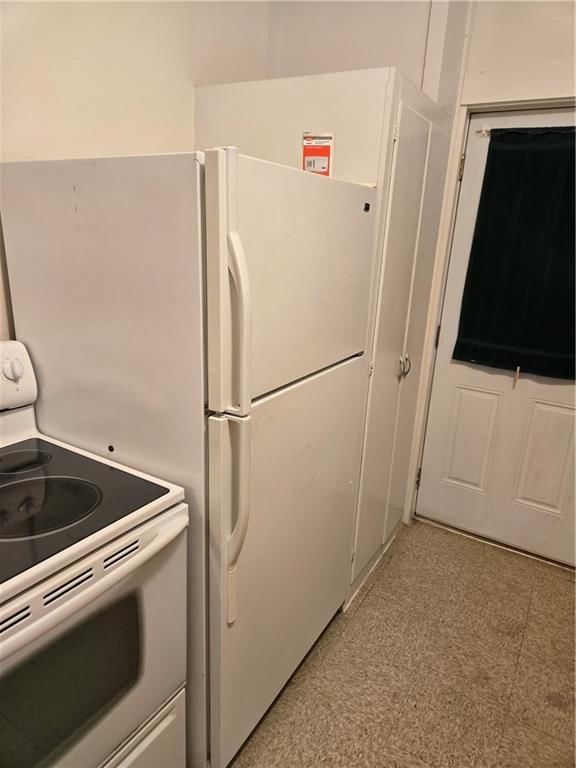102 E Peoria Street — photo 14