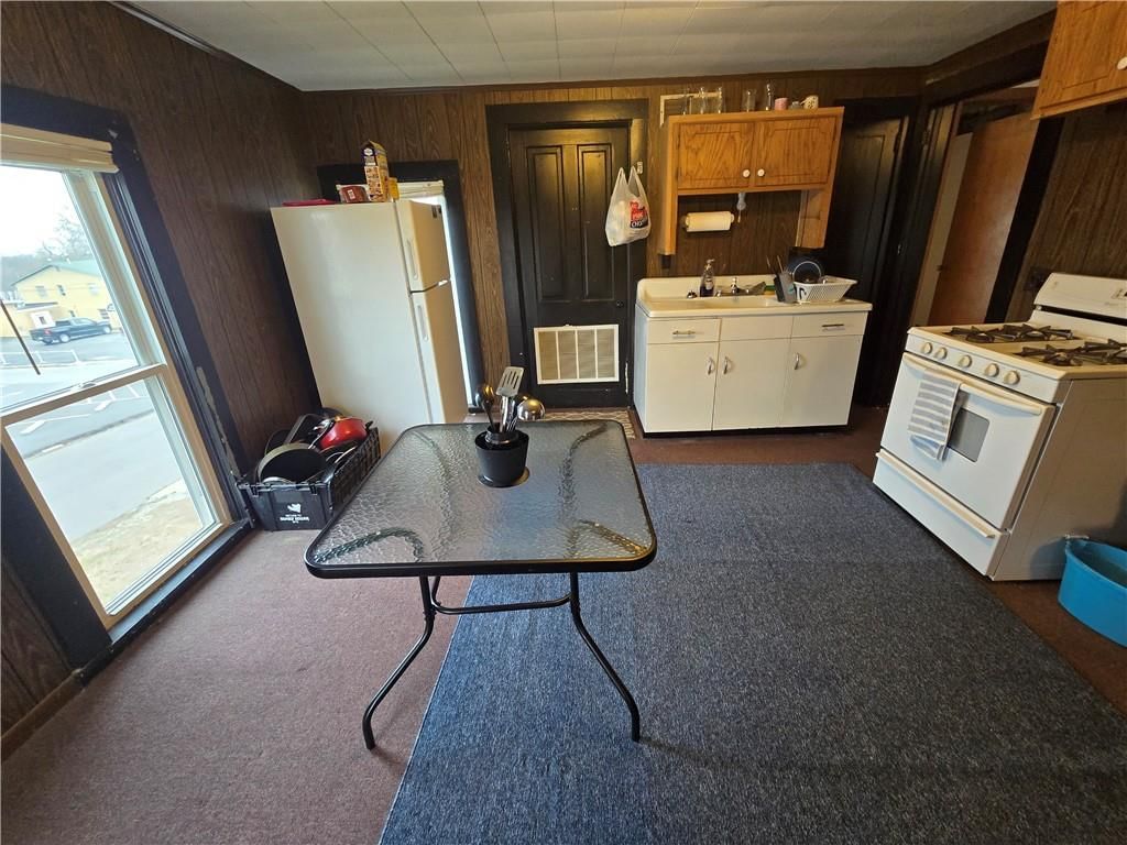 102 E Peoria Street — photo 31
