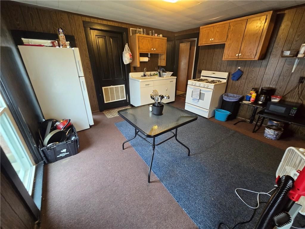 102 E Peoria Street — photo 32