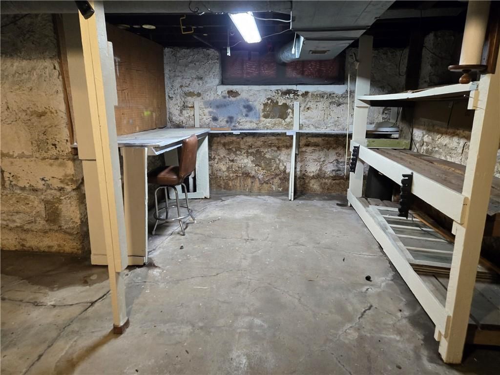 102 E Peoria Street — photo 40