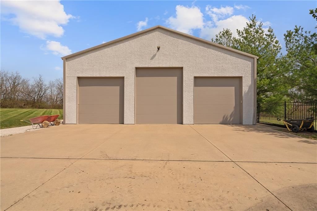 25002 Woodland Circle — photo 4
