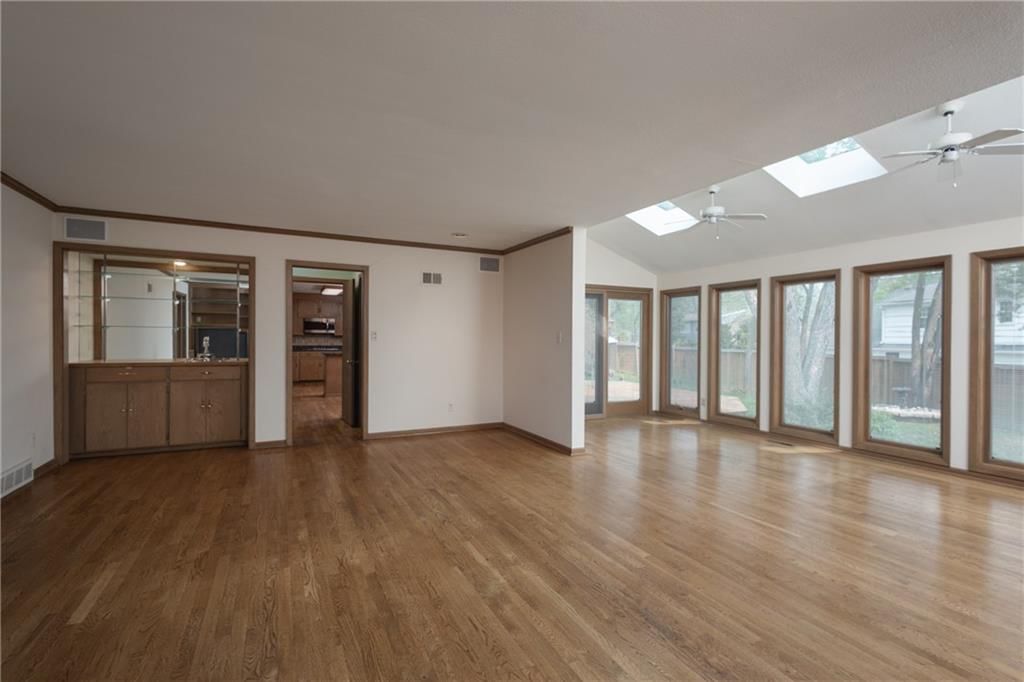 1900 W 70th Street — photo 12