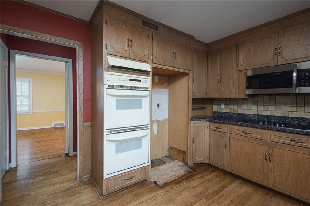 1900 W 70th Street — photo 22