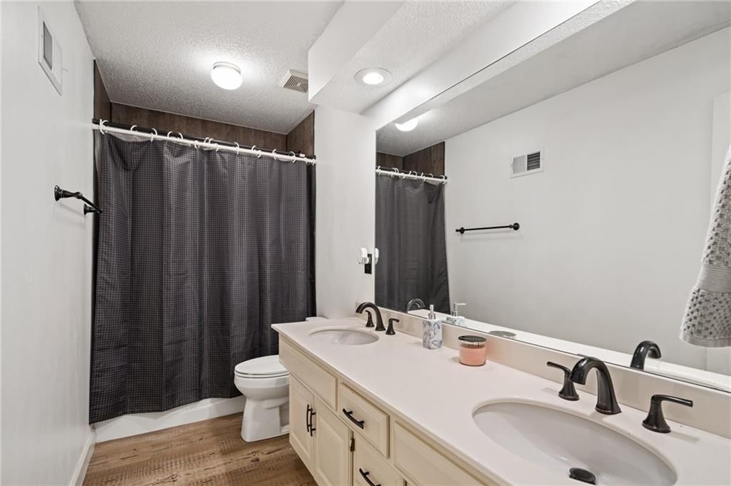 5826 Oakview Street — photo 13