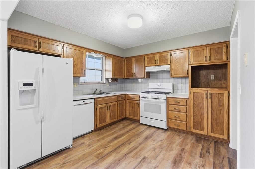 503 Broadway Street — photo 8