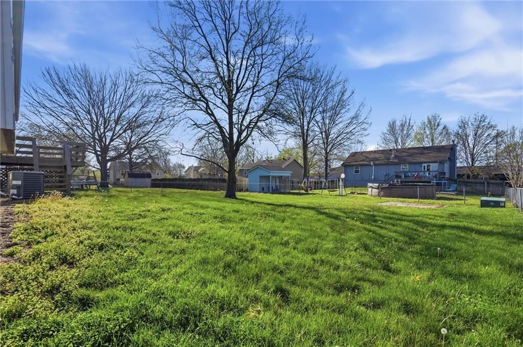 503 Broadway Street — photo 24