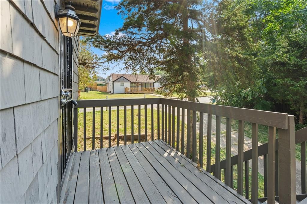 2118 Tauromee Avenue — photo 43