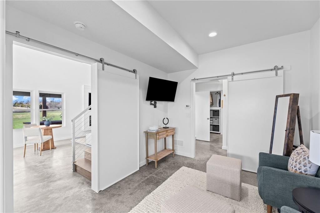 25594 Somerset Road — photo 14