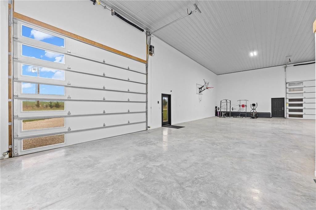 25594 Somerset Road — photo 32