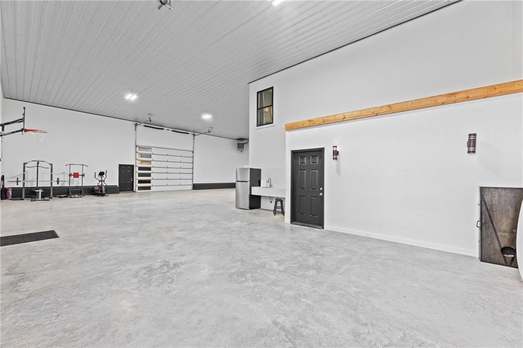 25594 Somerset Road — photo 33