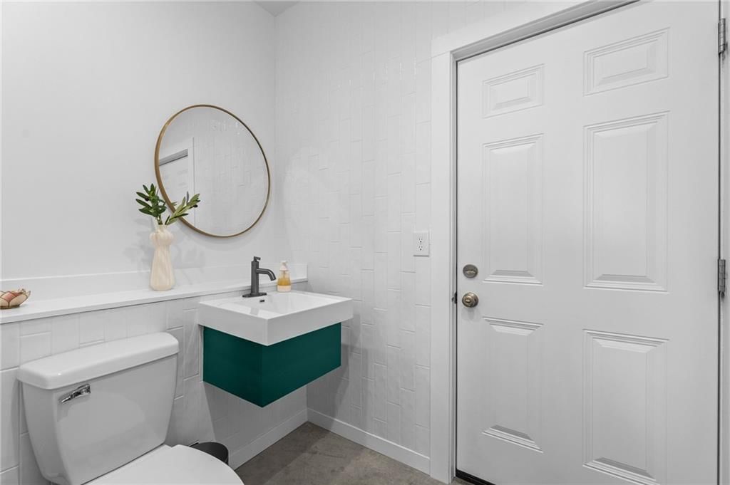 25594 Somerset Road — photo 39