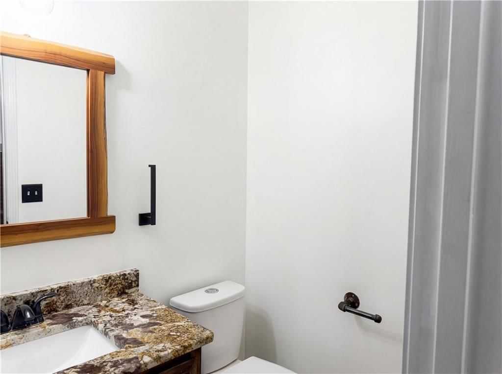 3345 Lake Shore Drive — photo 12