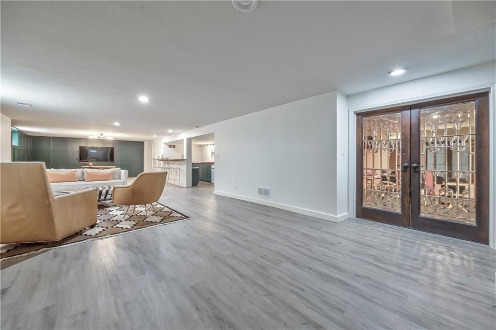 8600 Reinhardt Lane — photo 40