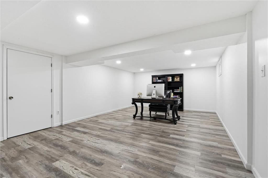 16309 Glenwood Street — photo 30