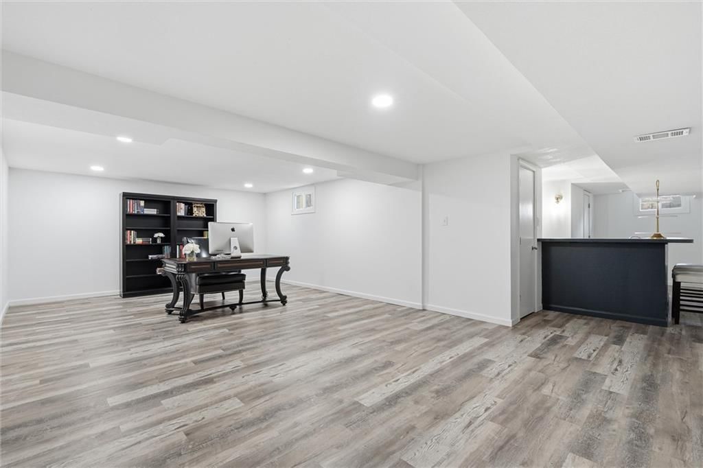 16309 Glenwood Street — photo 31