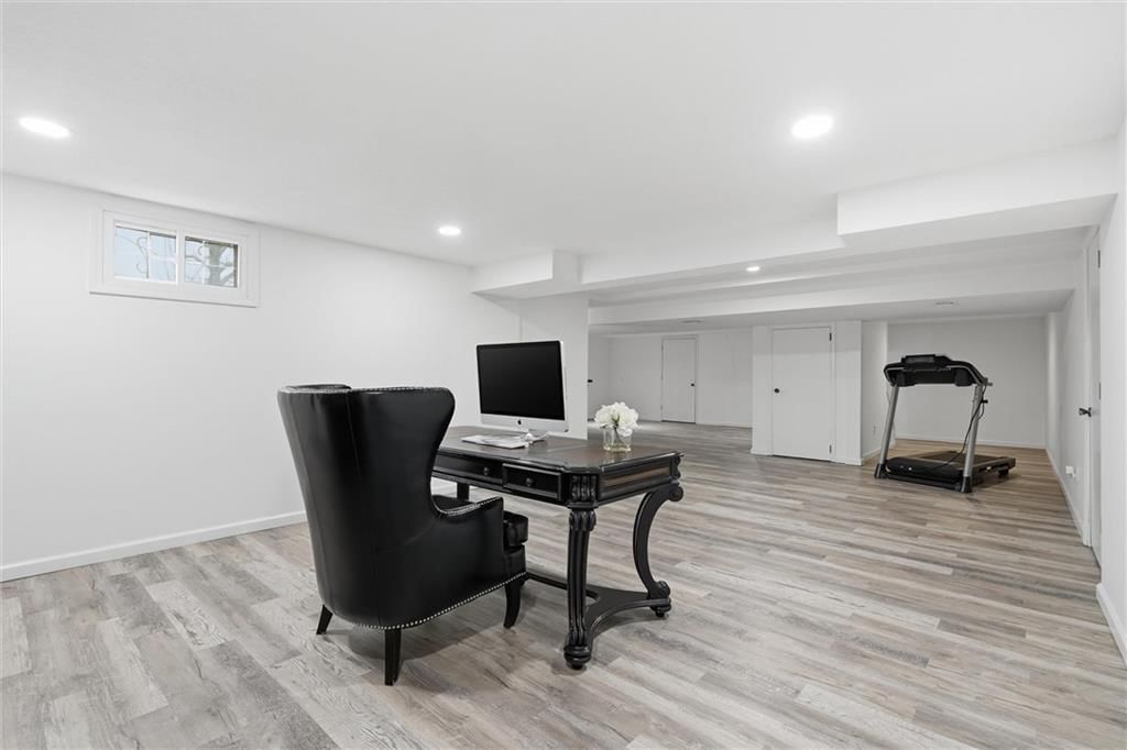 16309 Glenwood Street — photo 32