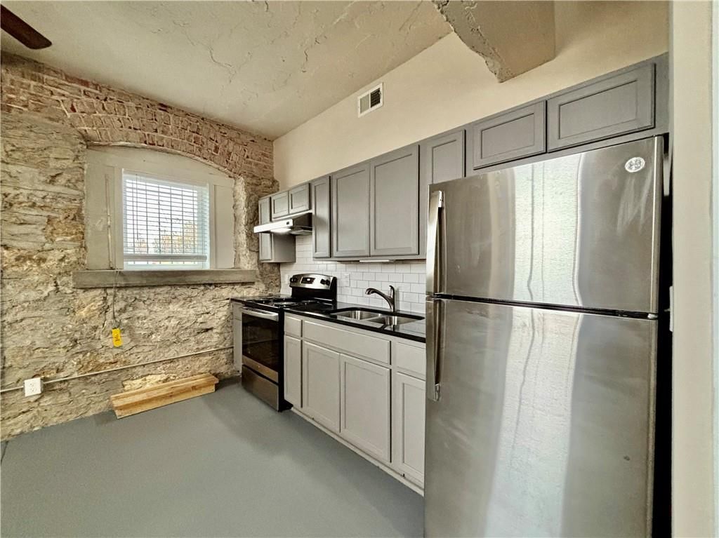 1614 E Linwood Boulevard — photo 16
