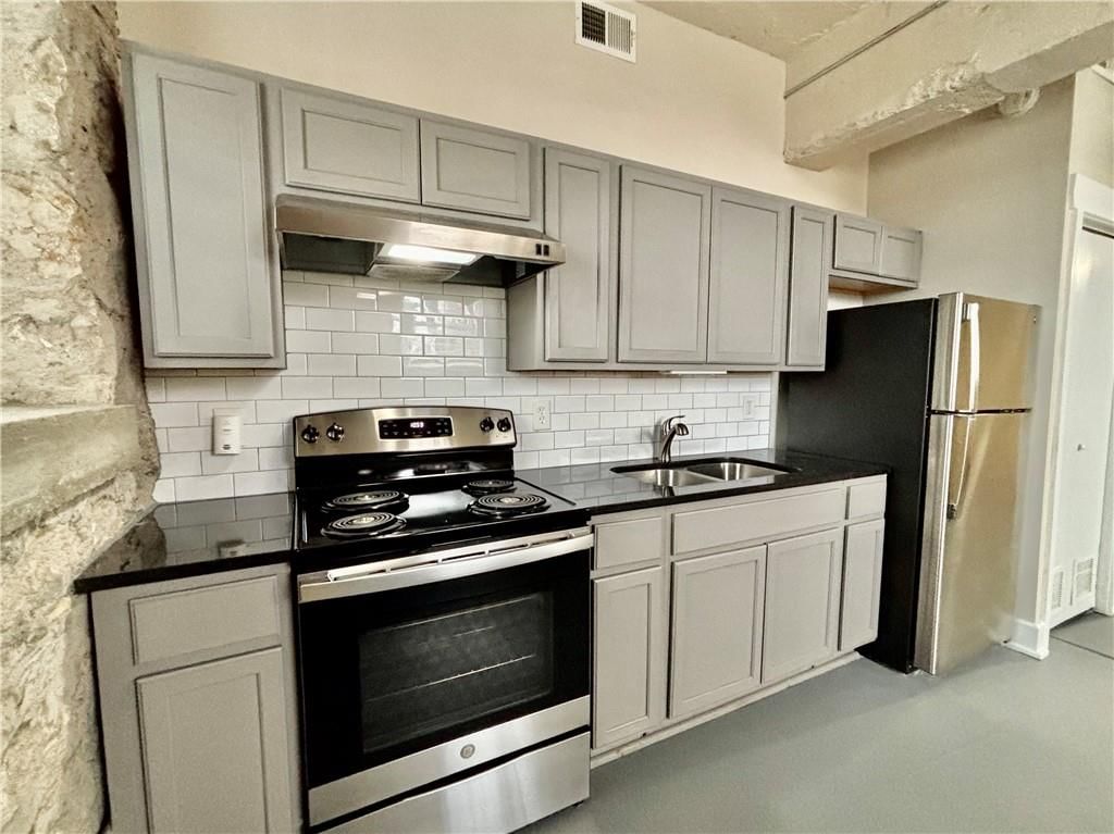 1614 E Linwood Boulevard — photo 17