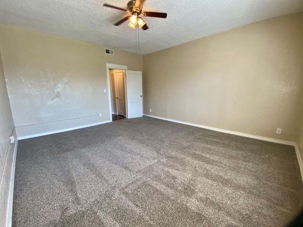 1614 E Linwood Boulevard — photo 23