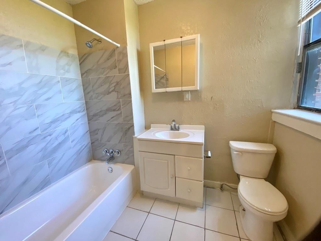 1614 E Linwood Boulevard — photo 24