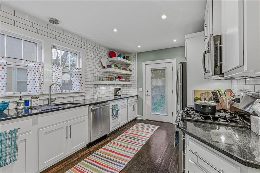 4233 Mercier Street — photo 25