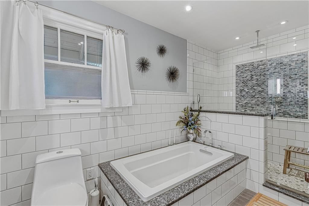 4233 Mercier Street — photo 38