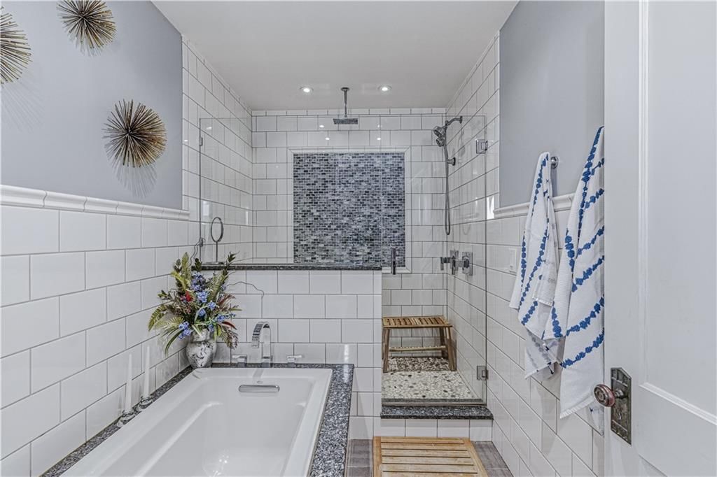 4233 Mercier Street — photo 40