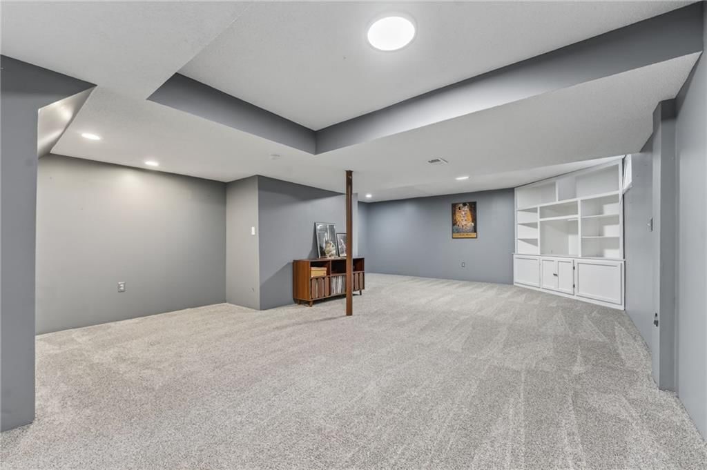 2405 NE Carousel Circle — photo 8