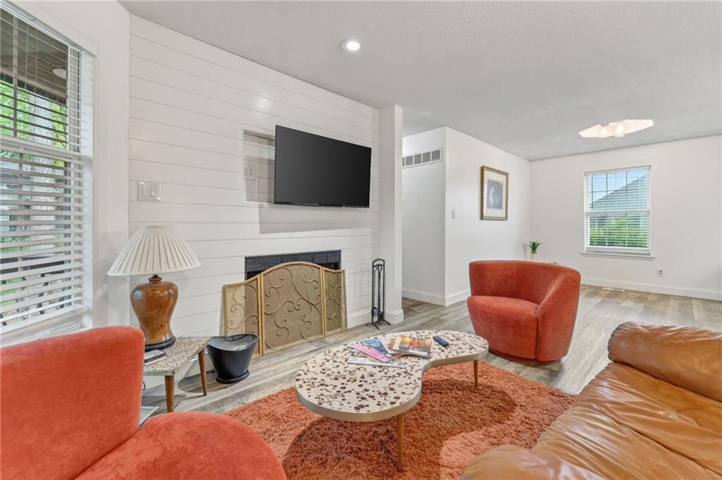 2405 NE Carousel Circle — photo 15