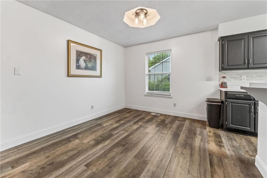 2405 NE Carousel Circle — photo 16