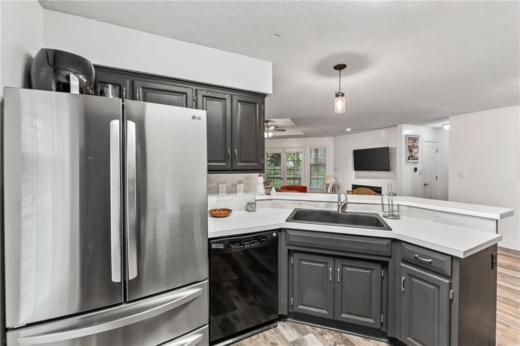 2405 NE Carousel Circle — photo 19