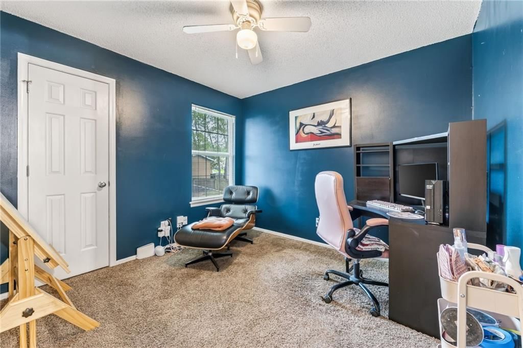 2405 NE Carousel Circle — photo 23
