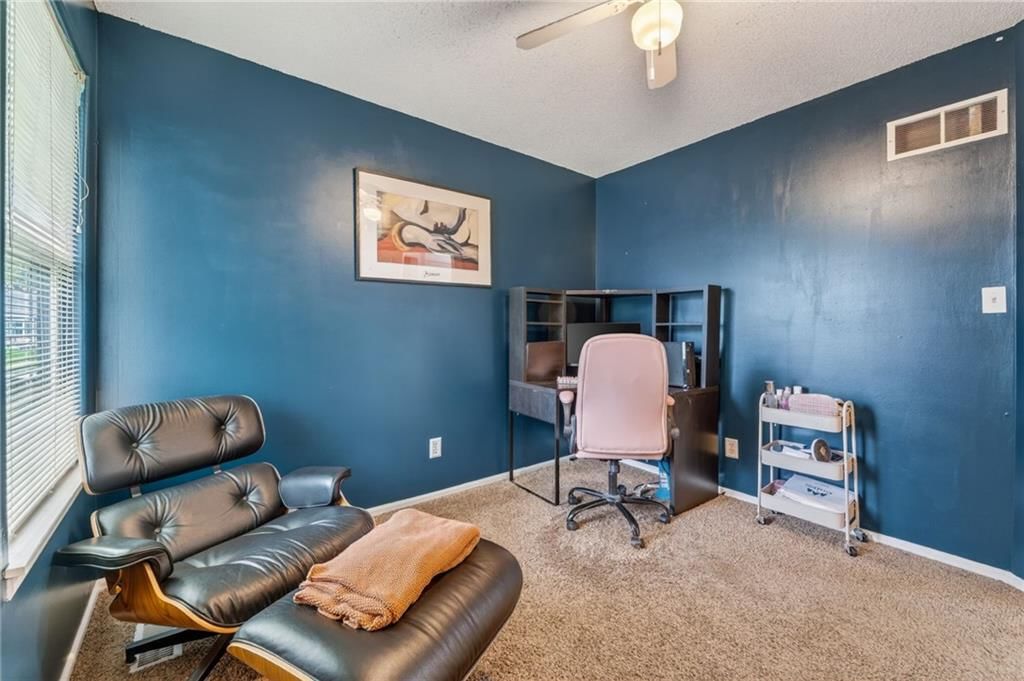 2405 NE Carousel Circle — photo 24