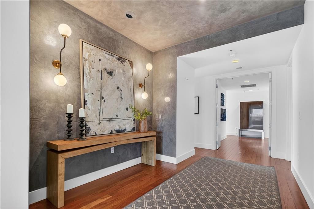 4646 Broadway Street — photo 2