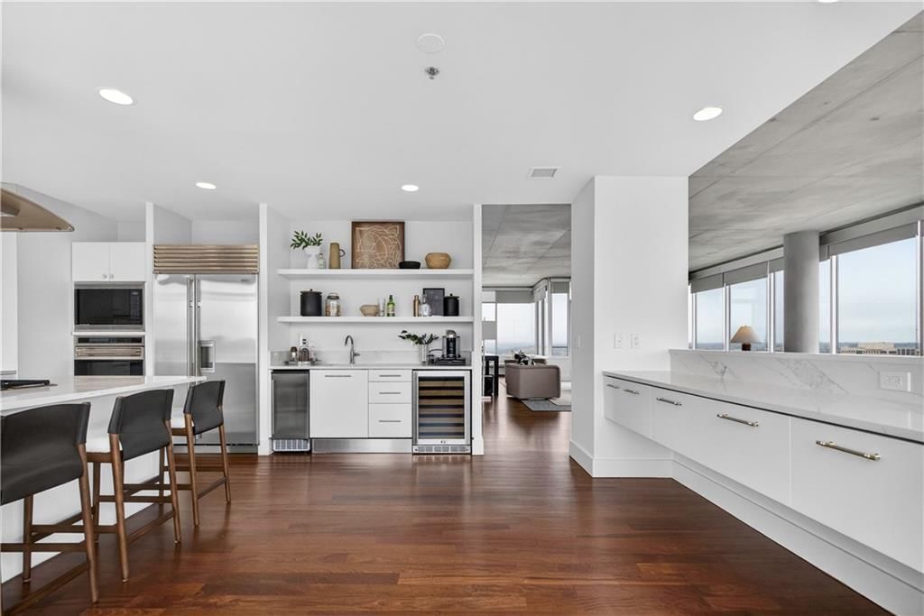 4646 Broadway Street — photo 5