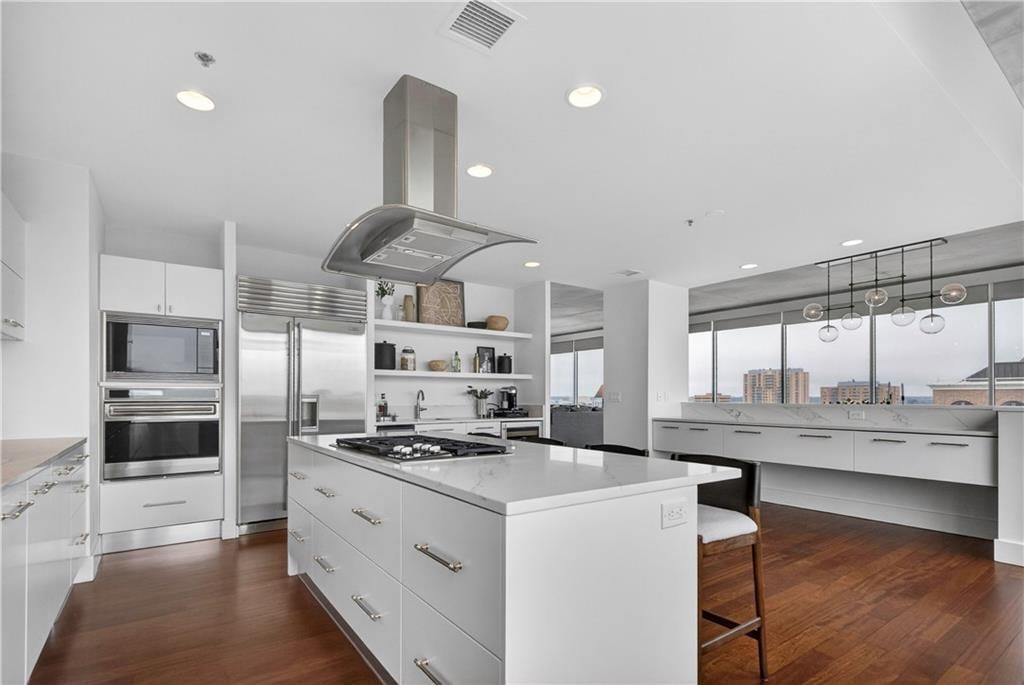 4646 Broadway Street — photo 10