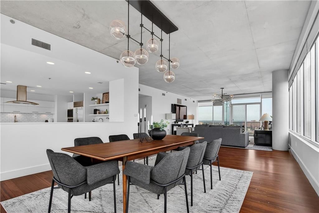 4646 Broadway Street — photo 13