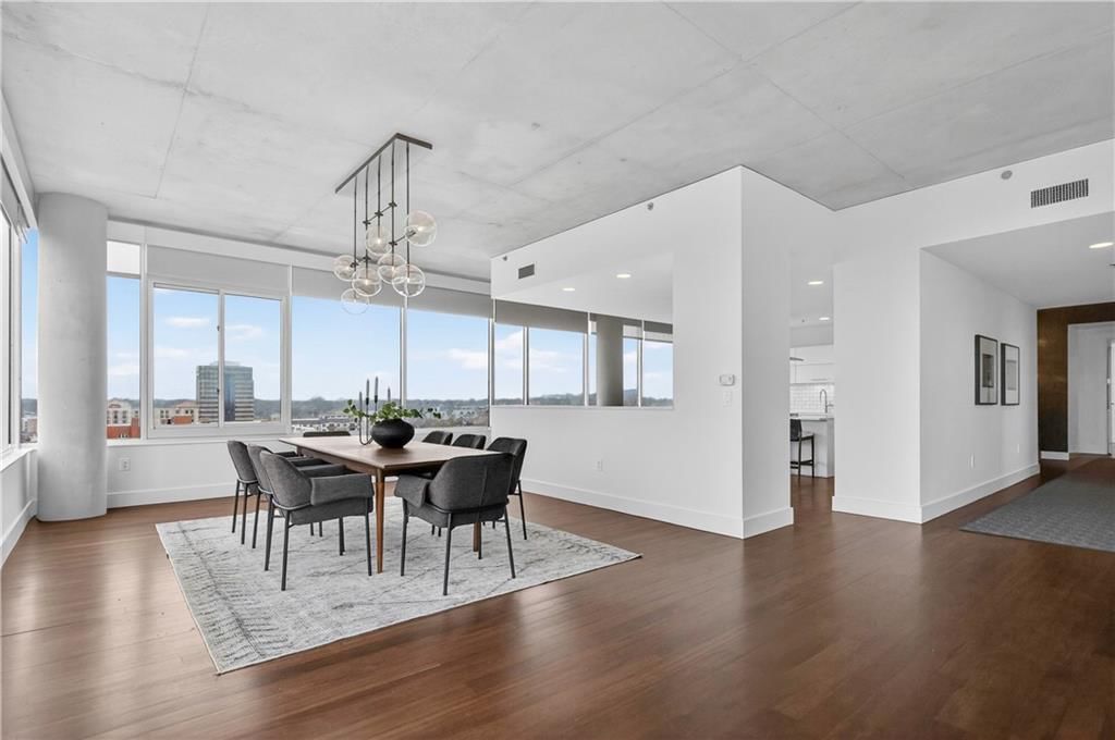 4646 Broadway Street — photo 14