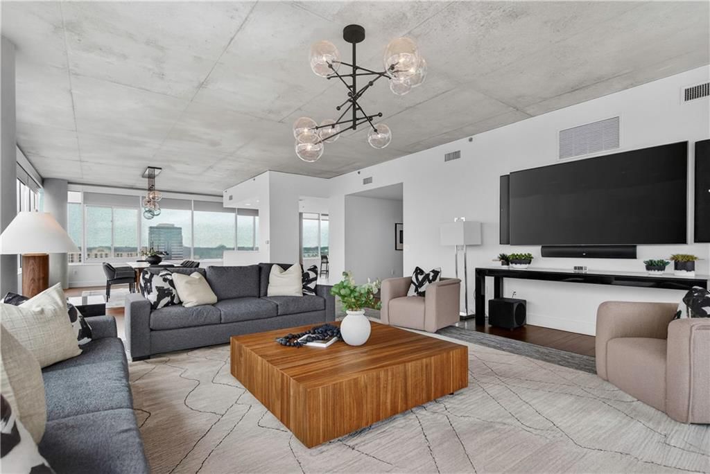 4646 Broadway Street — photo 19