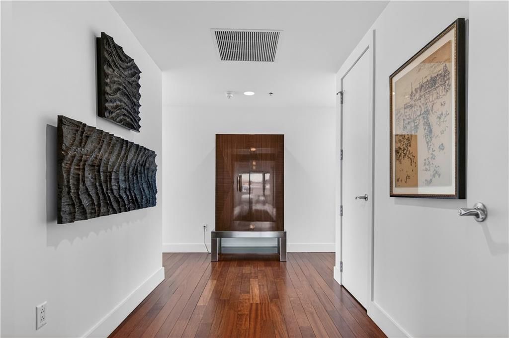 4646 Broadway Street — photo 21