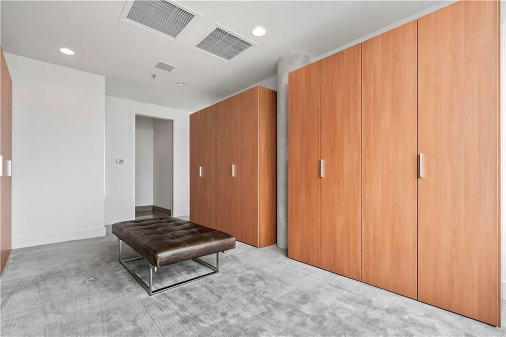 4646 Broadway Street — photo 27