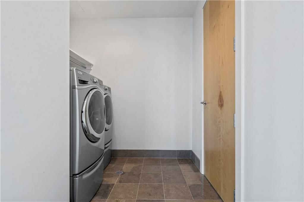 4646 Broadway Street — photo 29