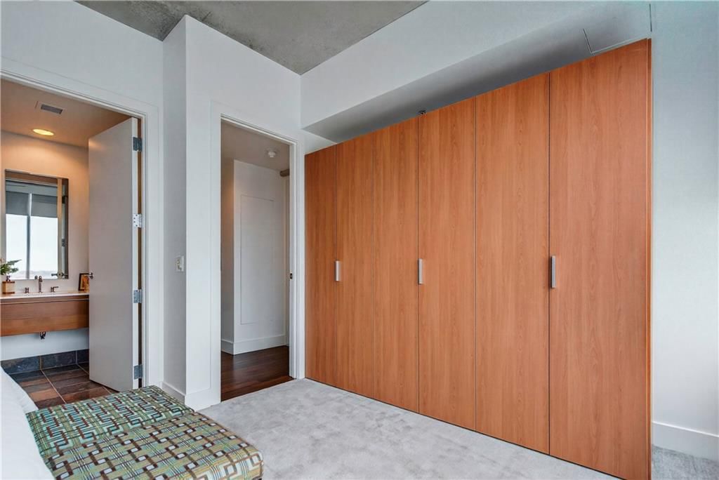 4646 Broadway Street — photo 45